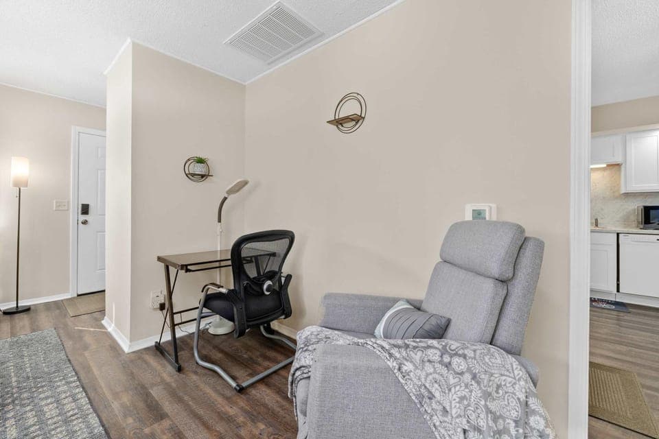 Living room, Seating area