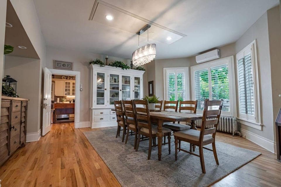 Gorgeous Greenwood Inn House in Canon City