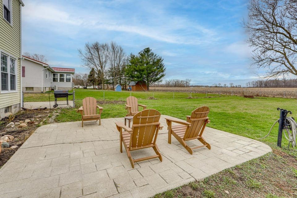 Sandusky Adventure Hub: Patios, Grill + Yard! House in Lake Erie