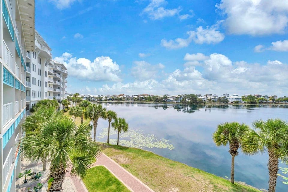 Carillon Beach Inn 310 House in Carillon Beach