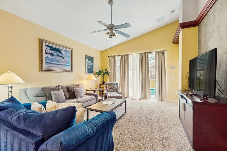 TV and multimedia, Living room, Seating area