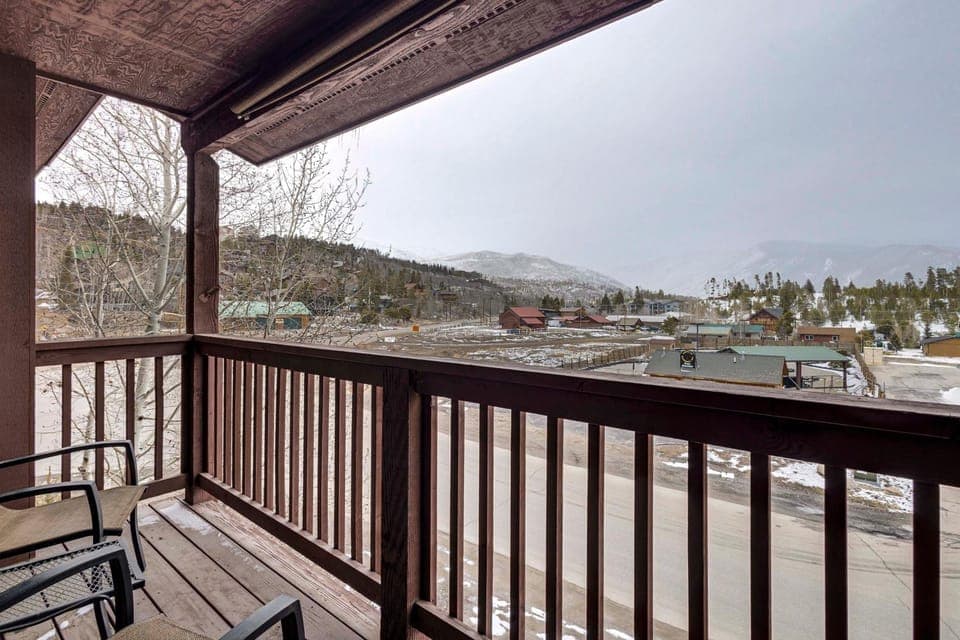 Rocky Mtn-View Retreat! Walk to Dtwn Grand Lake Apartment in Grand Lake