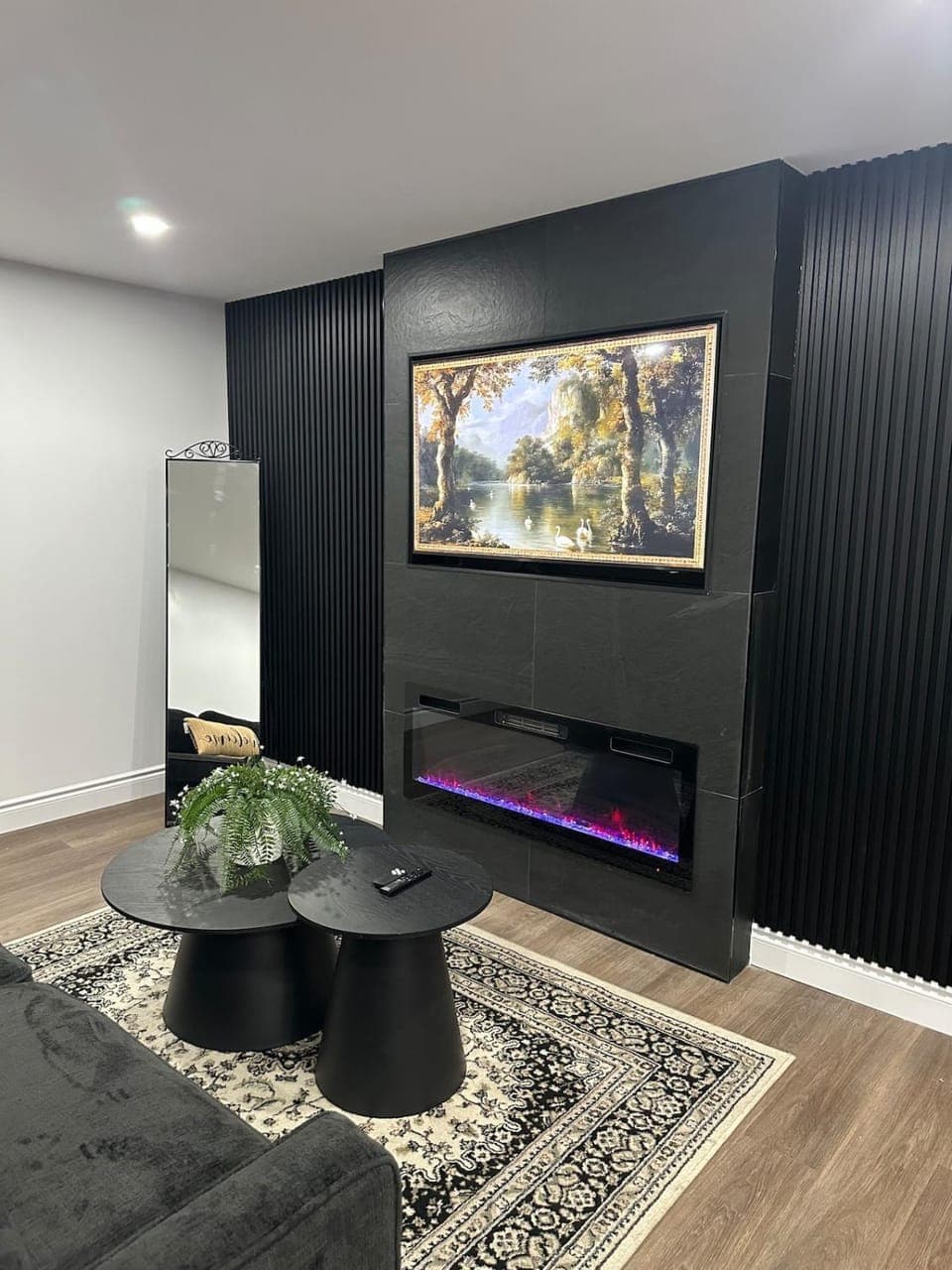 Elegant home 10 mins drive to Detroit and Windsor border and 3mins drive to Windsor Airport Apartment in Windsor