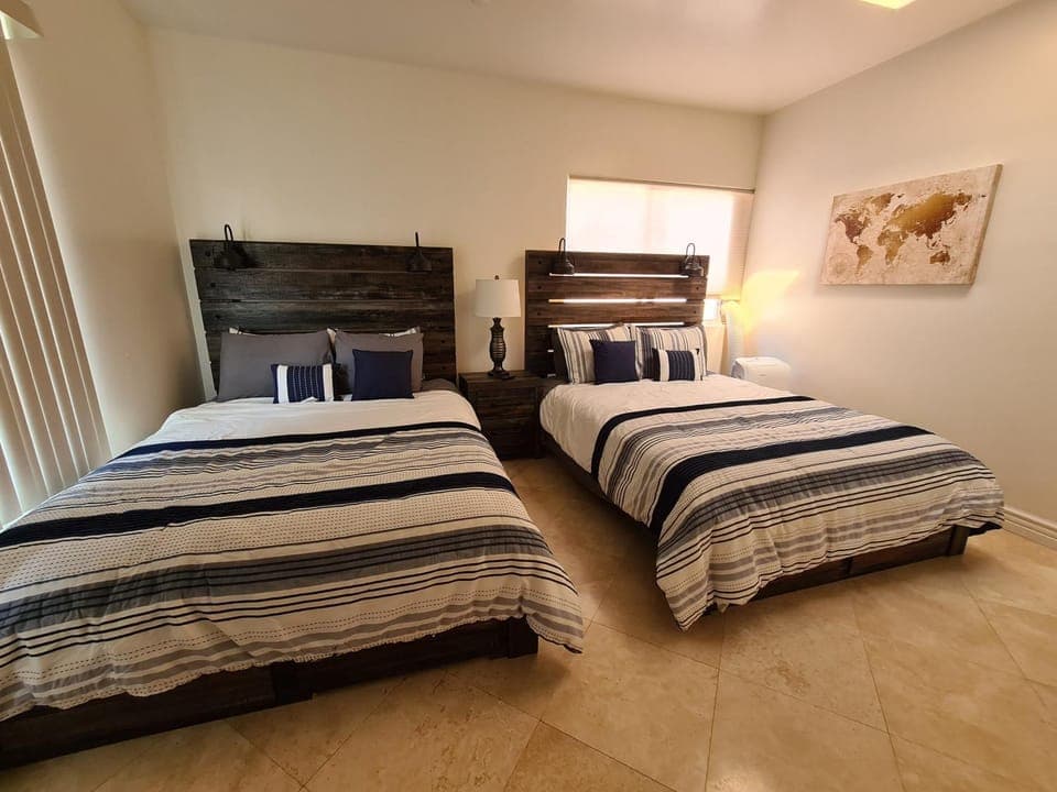 Modern 2 Bedroom Apartment Near Cedars Sinai, Rodeo Drive & Top LA Attractions Apartment in Beverly Hills
