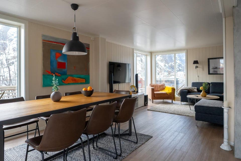 Living room, Dining area