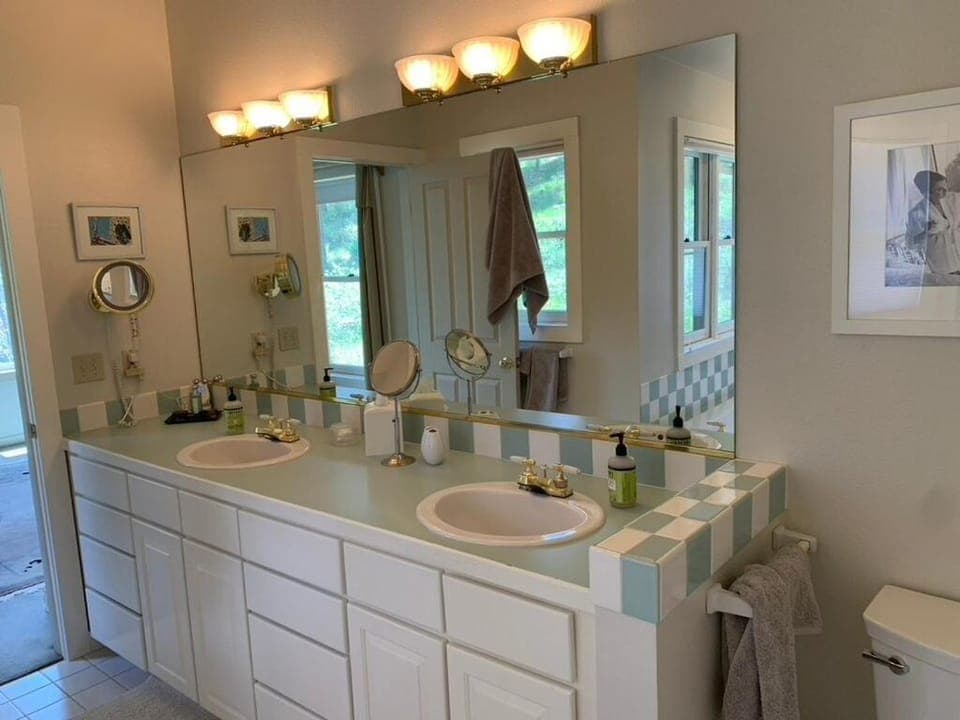Three bedroom home, mountain views, great light! House in Boulder