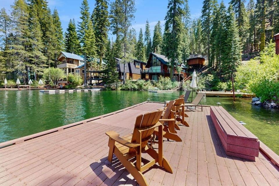 Terrific lakefront gem with private hot tub dock & beach - near skiing & town House in Truckee