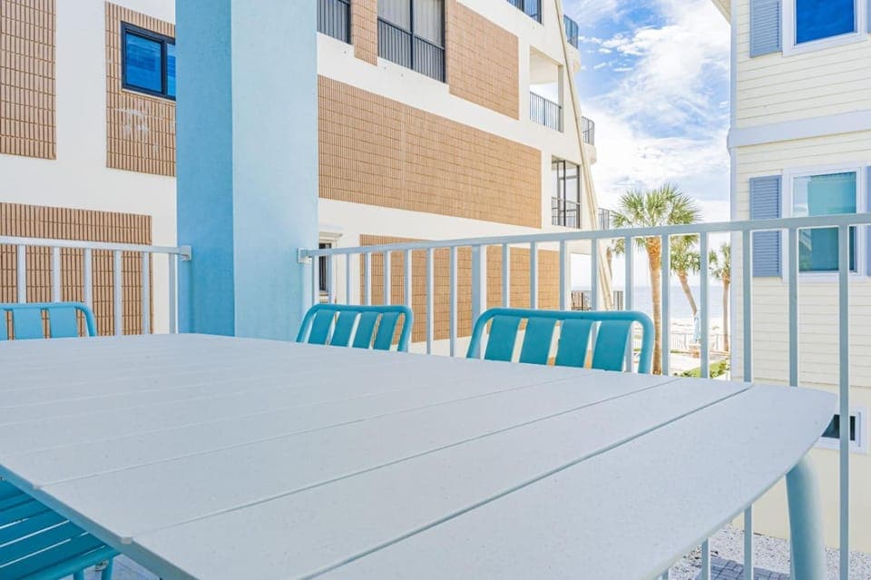 4B Balcony Beachfront access to Indian Rocks Beach Apartment in Indian Shores