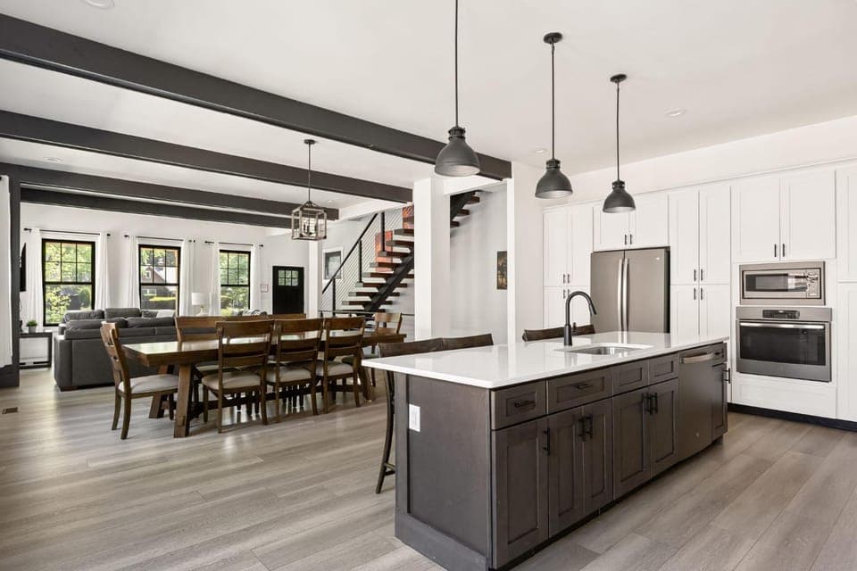 Luxe Indy Home - Walk to Dining - Game Room - Family House in Meridian-Kessler