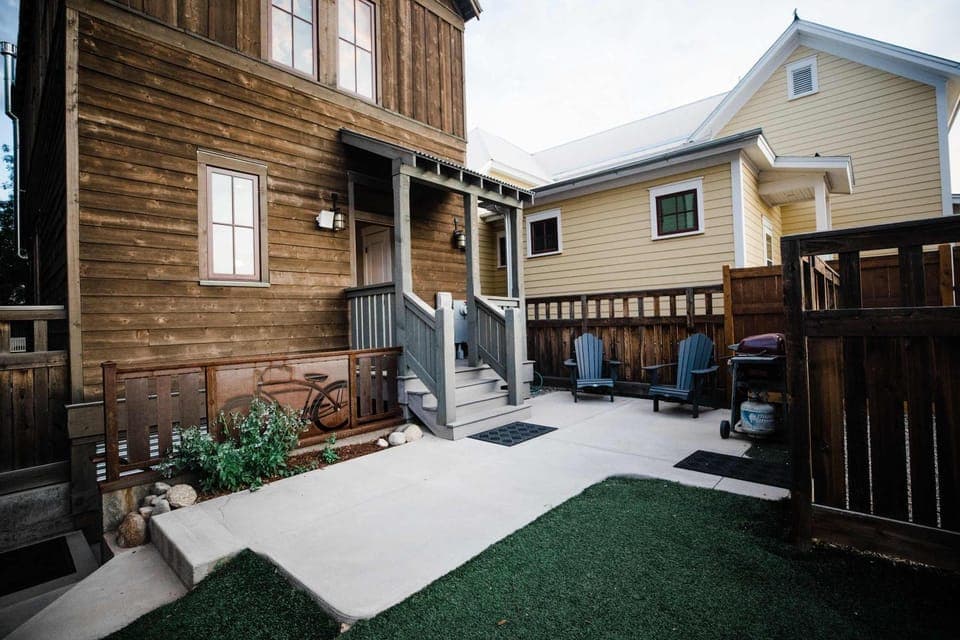 Riverwalk Path Heart of South Main w Peak Views House in Buena Vista