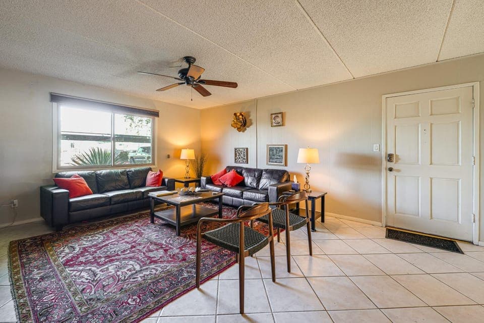 Pool Access and Private Patio! Prime Arcadia Condo Apartment in Paradise Valley