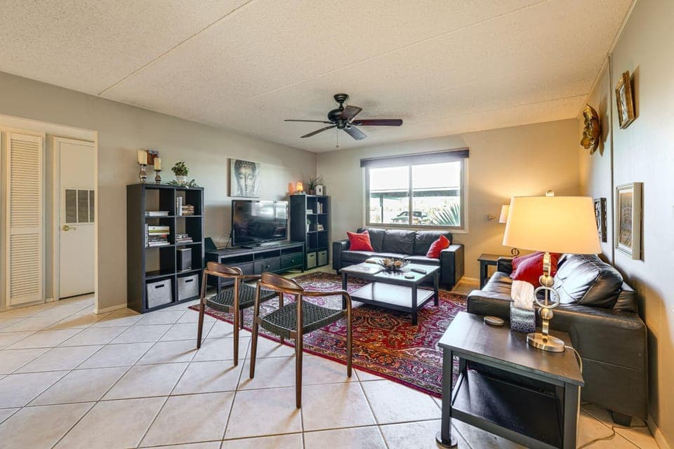 Pool Access and Private Patio! Prime Arcadia Condo Apartment in Paradise Valley