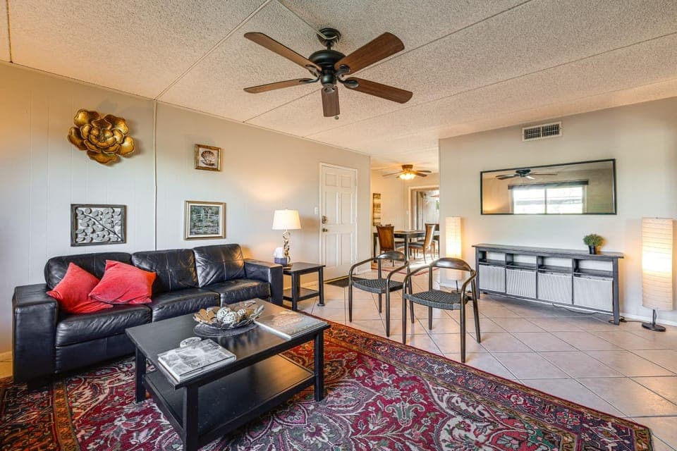 Pool Access and Private Patio! Prime Arcadia Condo Apartment in Paradise Valley