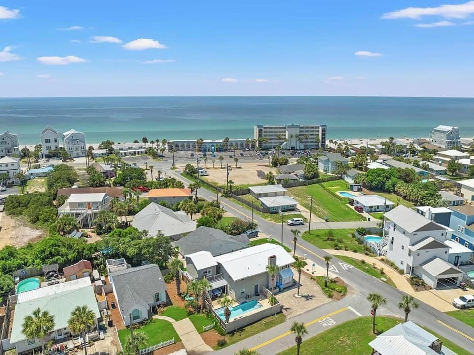 Coconut Breeze House in Sunnyside