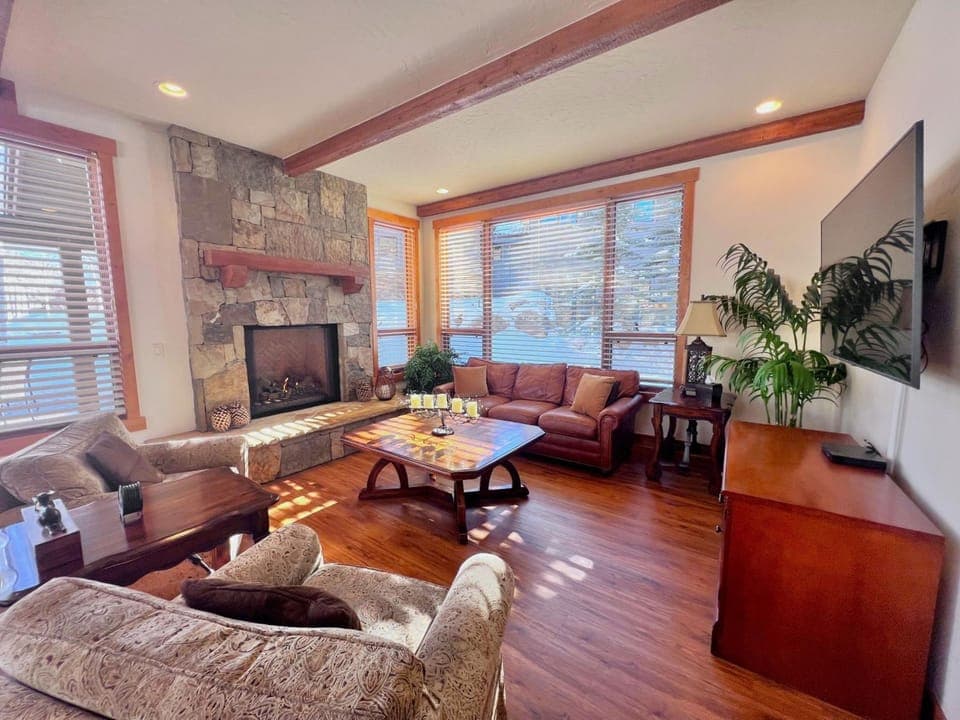 Communal lounge/ TV room, Living room