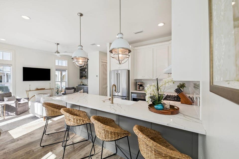 Kitchen or kitchenette, Seating area, kitchen
