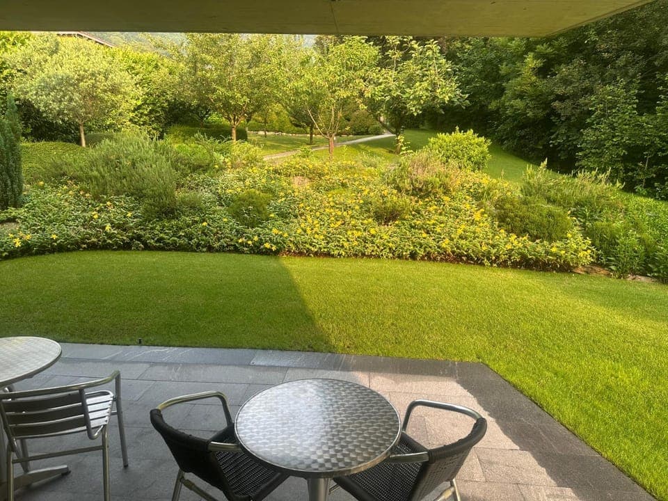 Garden, Breakfast