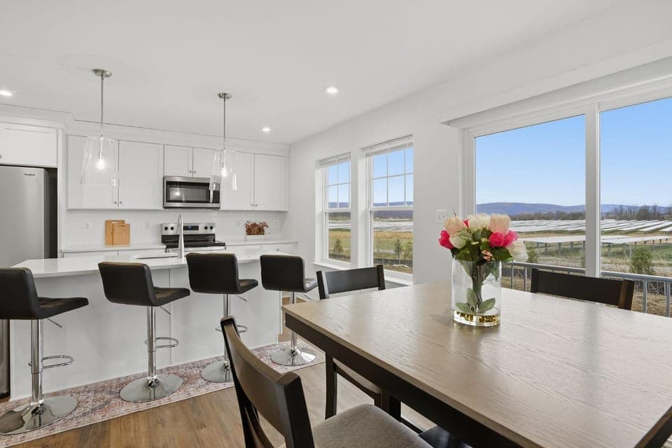 New 4BR Townhome Near Harpers Ferry townhouse House in Charles Town