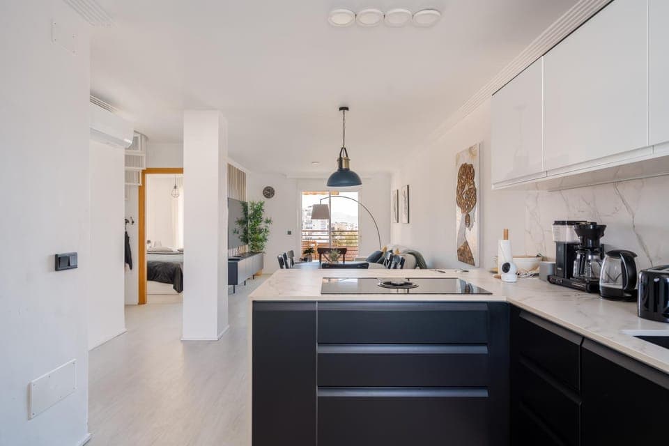 Coffee/tea facilities, stove, kitchen, air conditioner, air conditioner