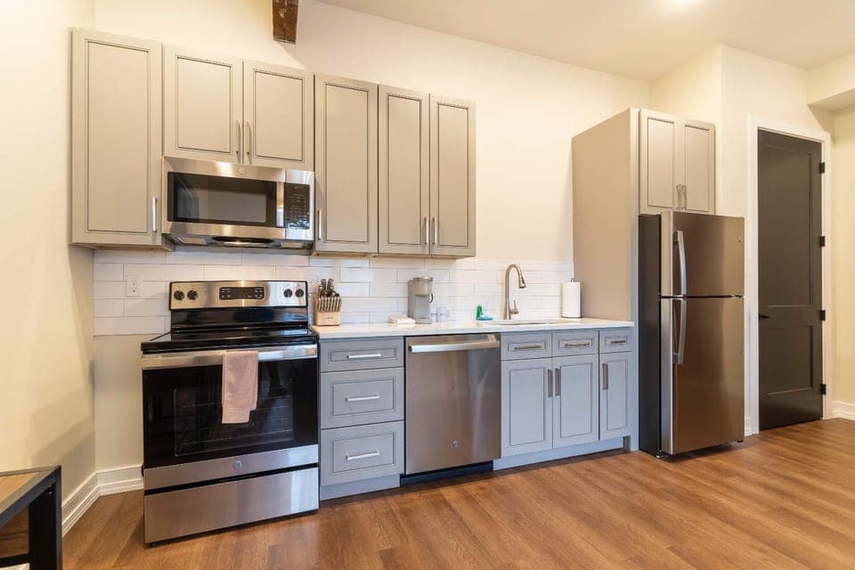 1 Bedroom Suite Apartment in Frankfort