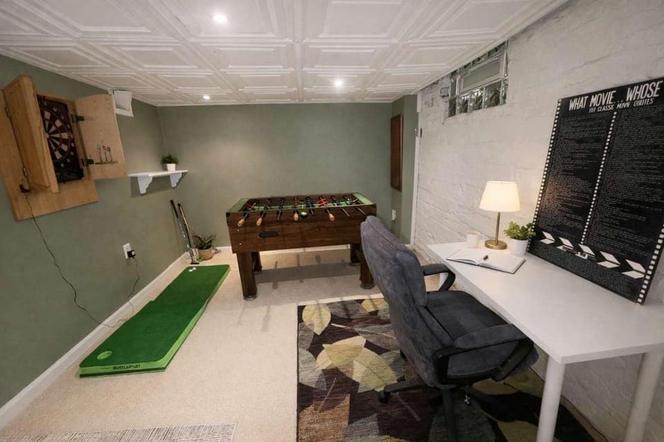 Best Location 5 BD Spacious Family Home- Indianapolis IN House in Indianapolis
