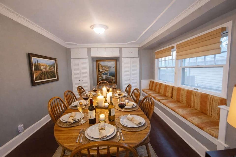 Best Location 5 BD Spacious Family Home- Indianapolis IN House in Indianapolis