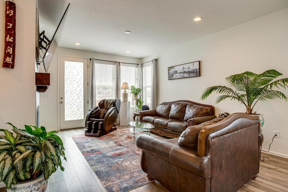 5 Mi to Barr Lake State Park Home with Game Room! House in Brighton