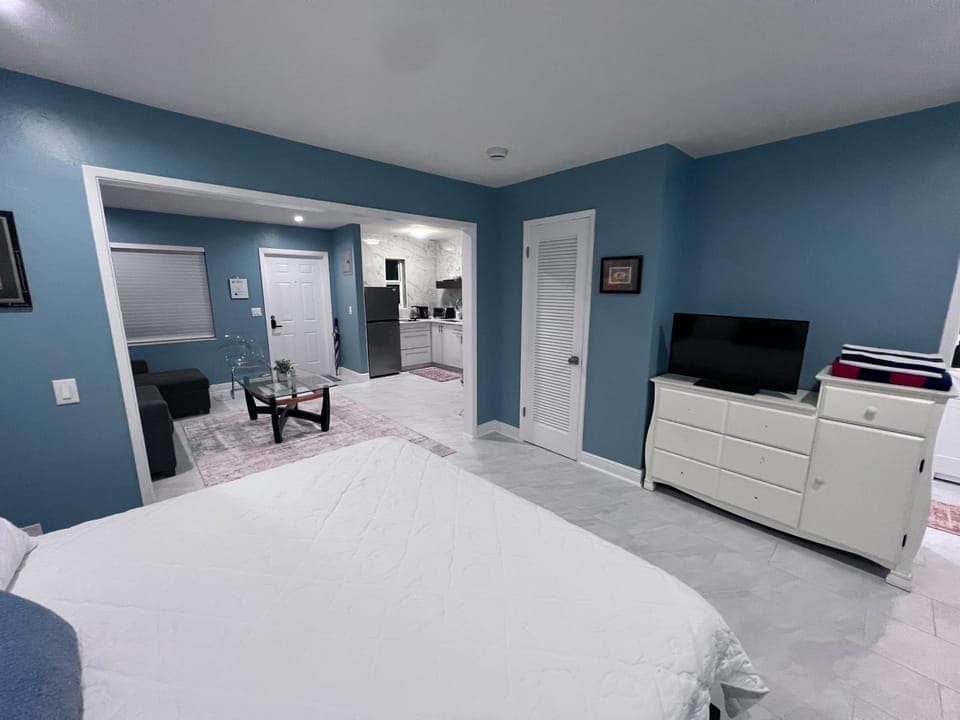 The Pines Hideaway #1 Apartment in Wilton Manors