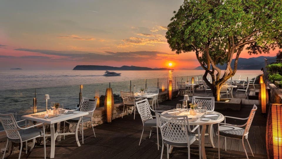 Restaurant/places to eat, Lounge or bar, Sea view, Sunset