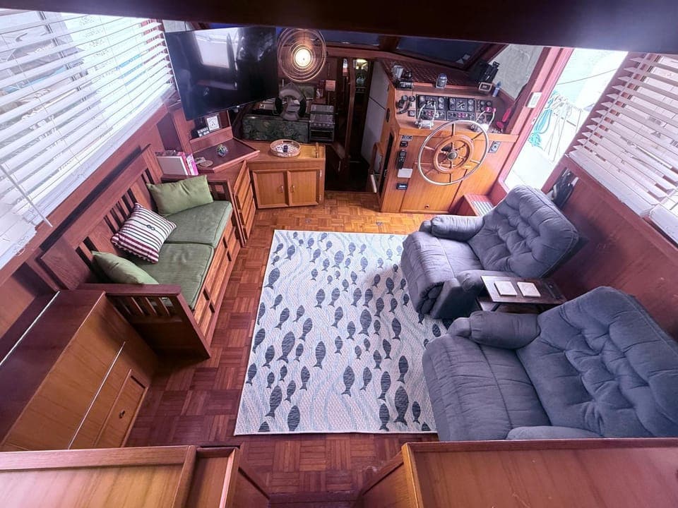 Classic boat sleeps up to 8 people Docked boat in Stock Island