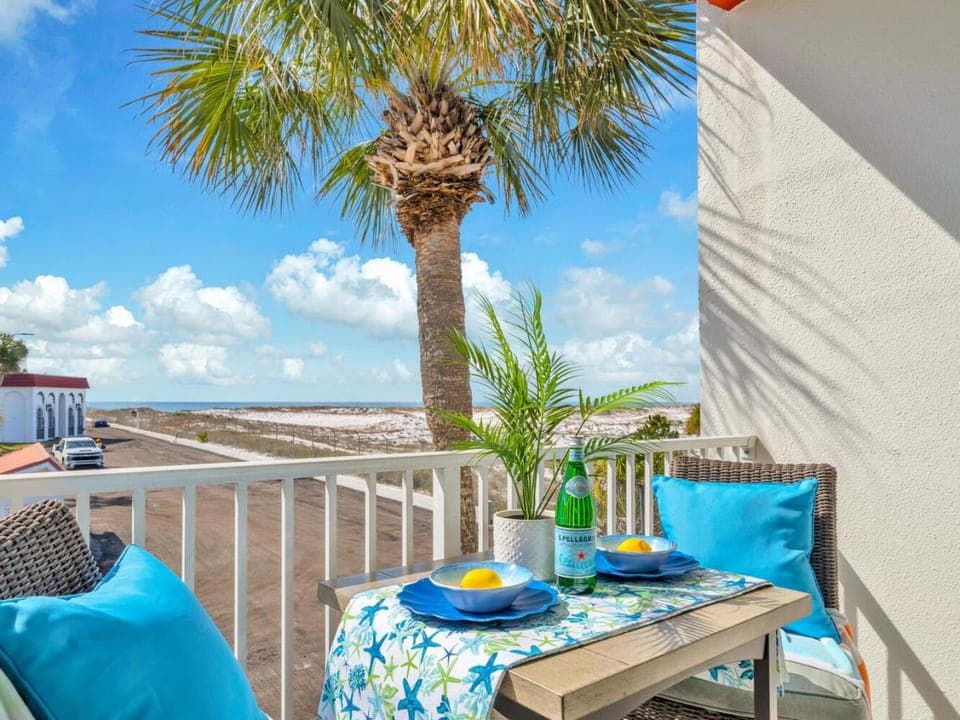 Patio, Day, View (from property/room), Balcony/Terrace, Seating area, Sea view, Drinks