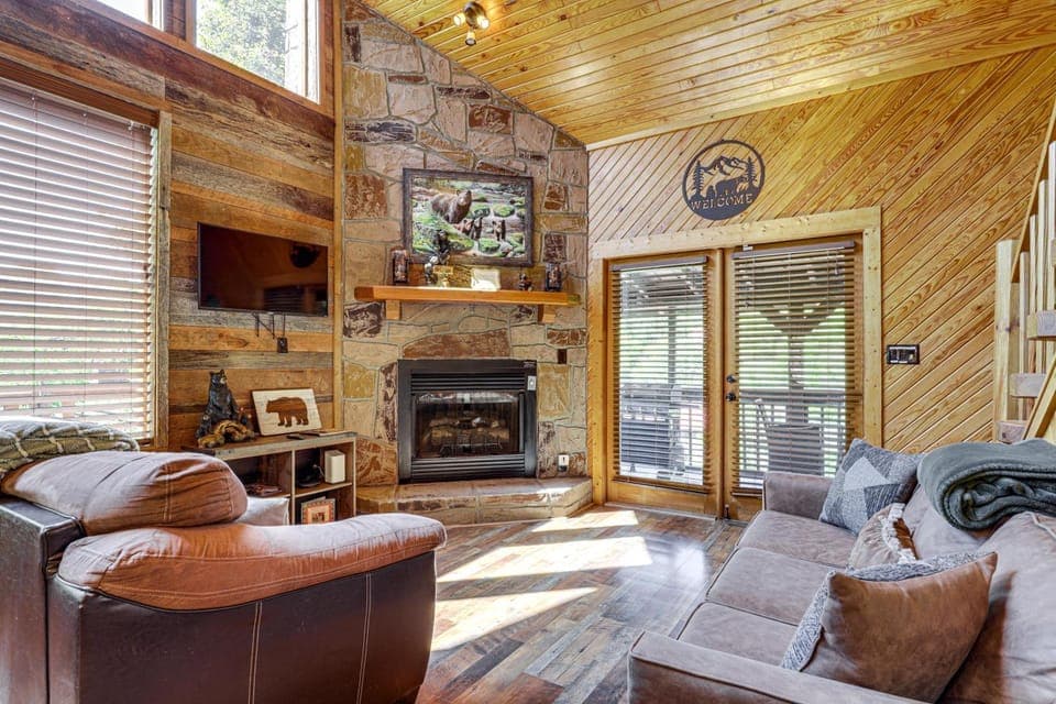Expansive Smoky Mtn Retreat w/ Main & Guest Cabins Cabin in Sevier County