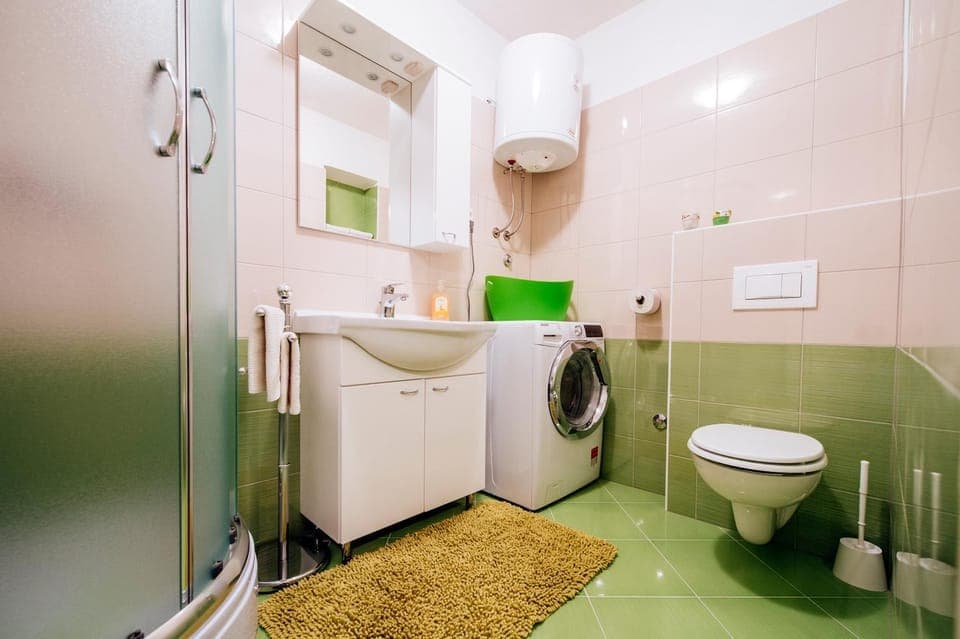 Toilet, Area and facilities