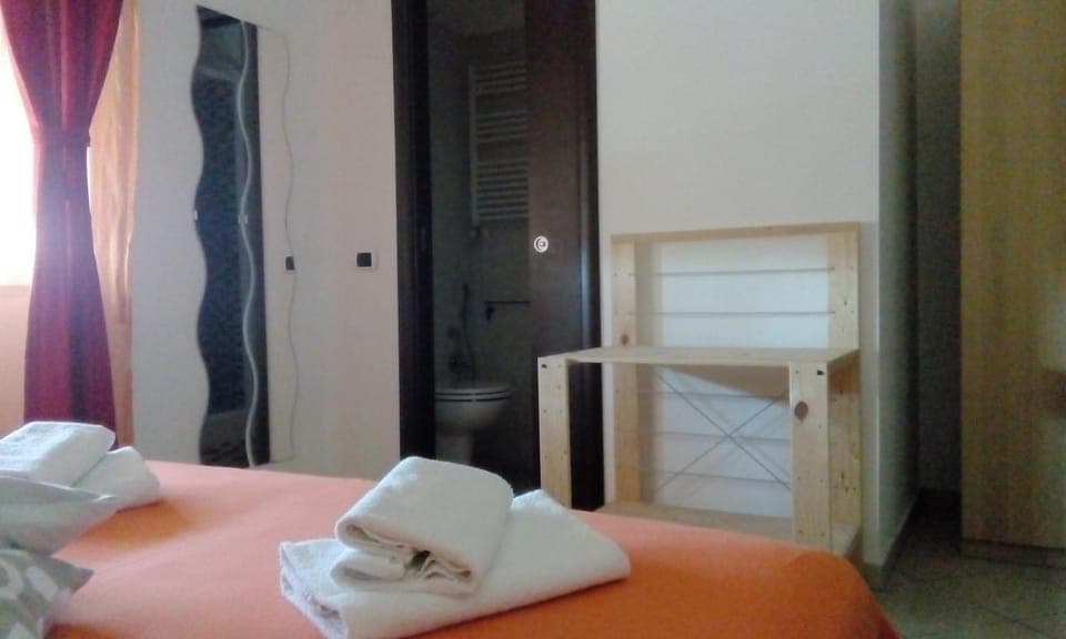 Bathroom, Photo of the whole room, Bedroom