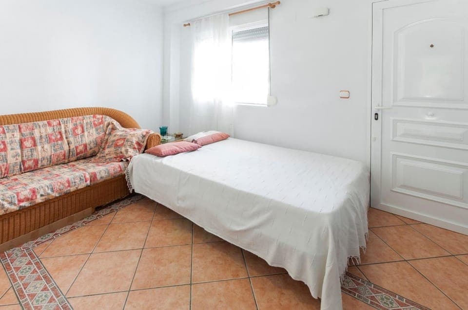 Bed, Living room