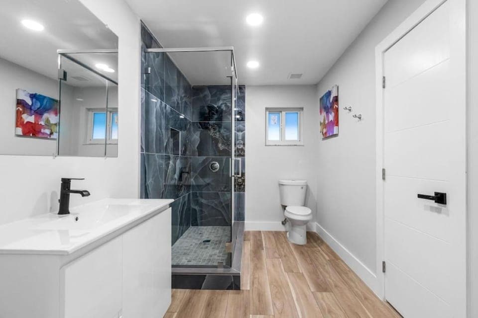 Shower, Toilet, Bathroom