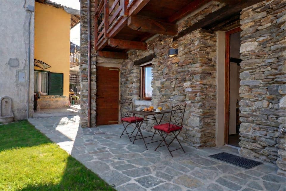 Property building, Inner courtyard view