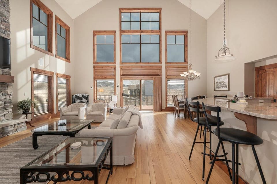 Day, Living room, Seating area, Dining area, Mountain view, fireplace, furniture