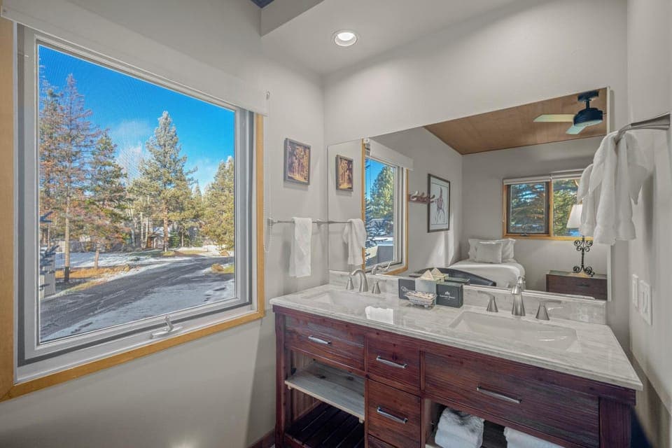 76 Meadow House Apartment in Sunriver