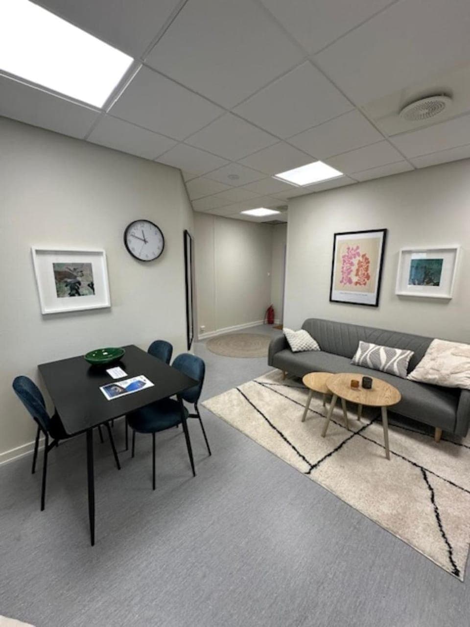 Living room, Seating area