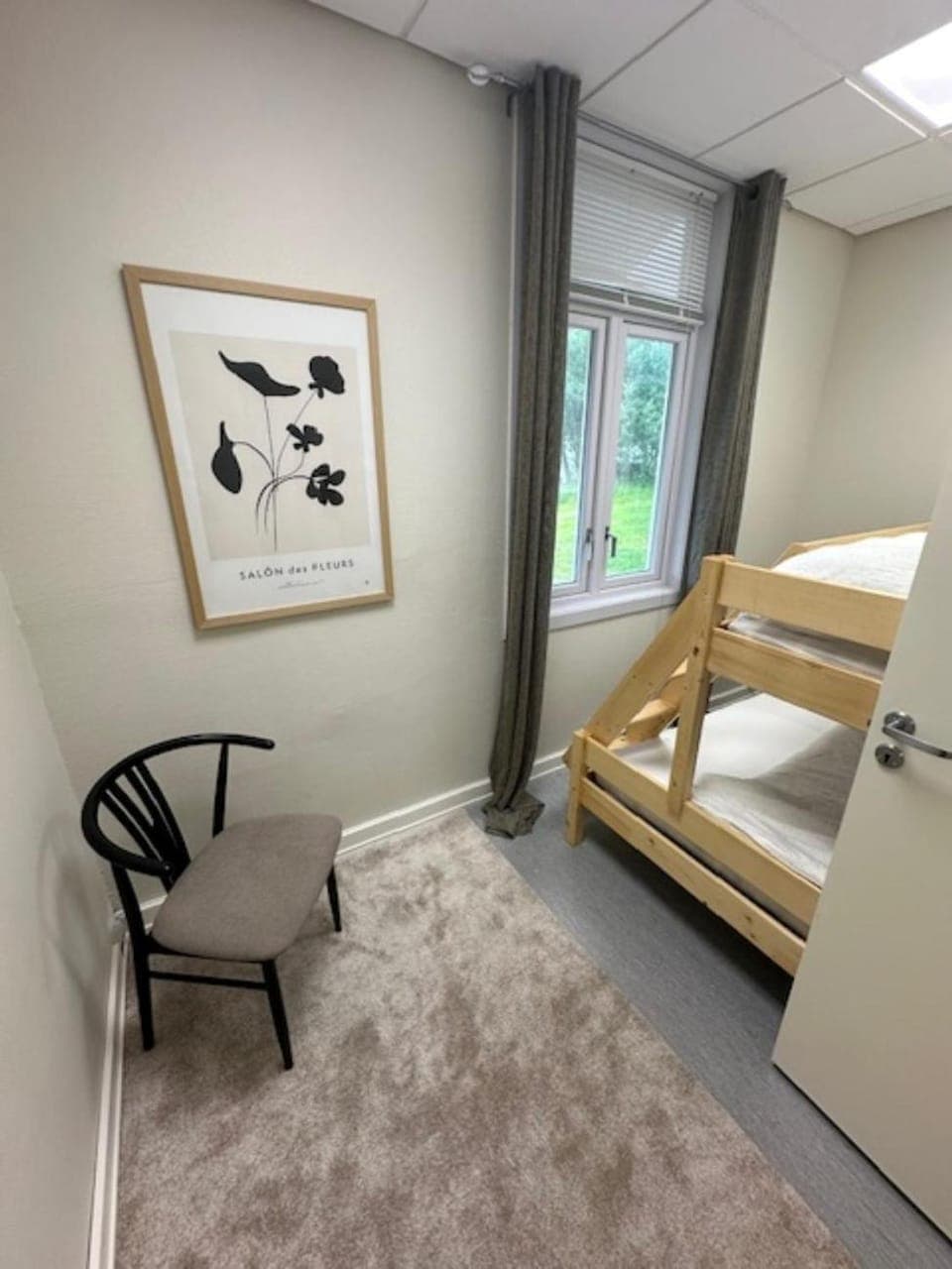 Photo of the whole room, Bedroom, bunk bed