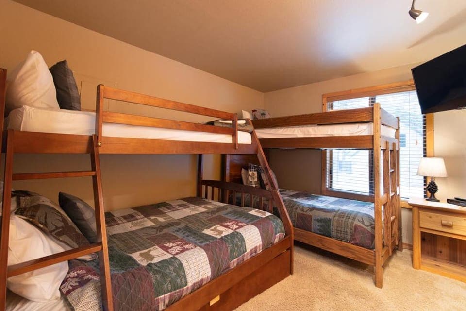 15 Circle Four Ranch Cabin Cabin in Sunriver