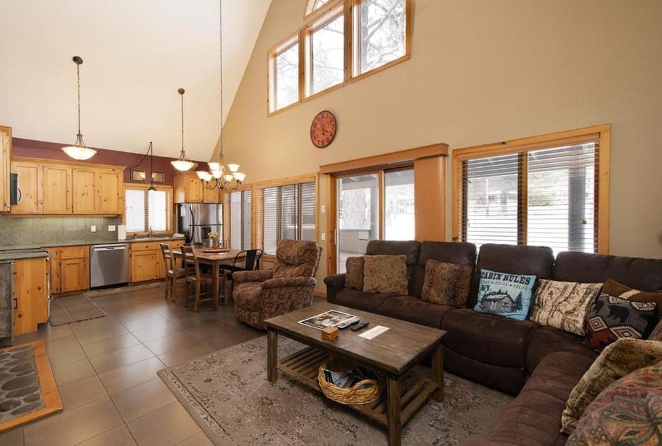 15 Circle Four Ranch Cabin Cabin in Sunriver
