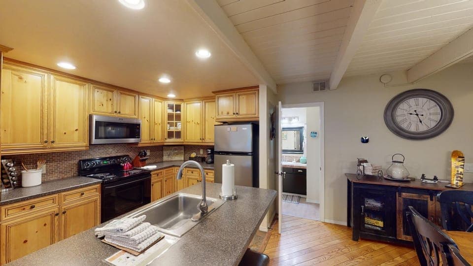 16 Tennis Village Apartment in Sunriver