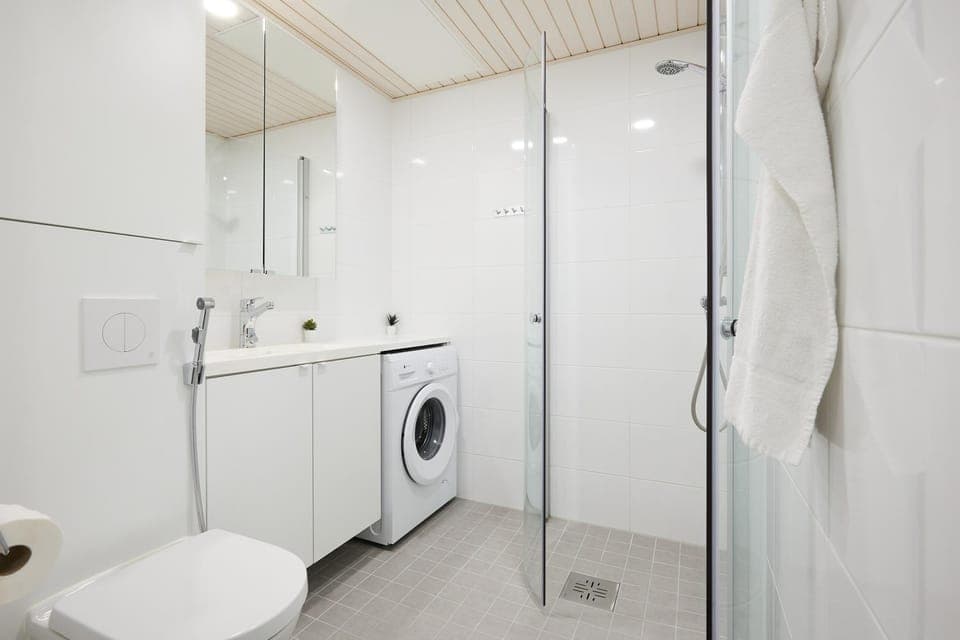 Bathroom, washing machine