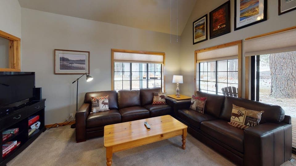 29 Circle Four Ranch Cabin Cabin in Sunriver