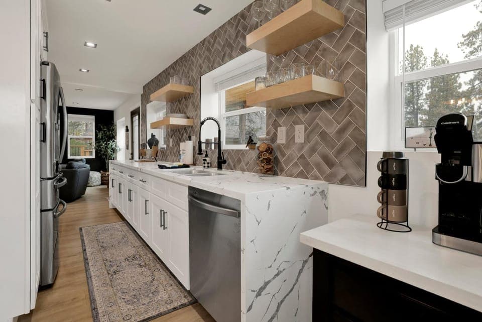Kitchen or kitchenette, kitchen