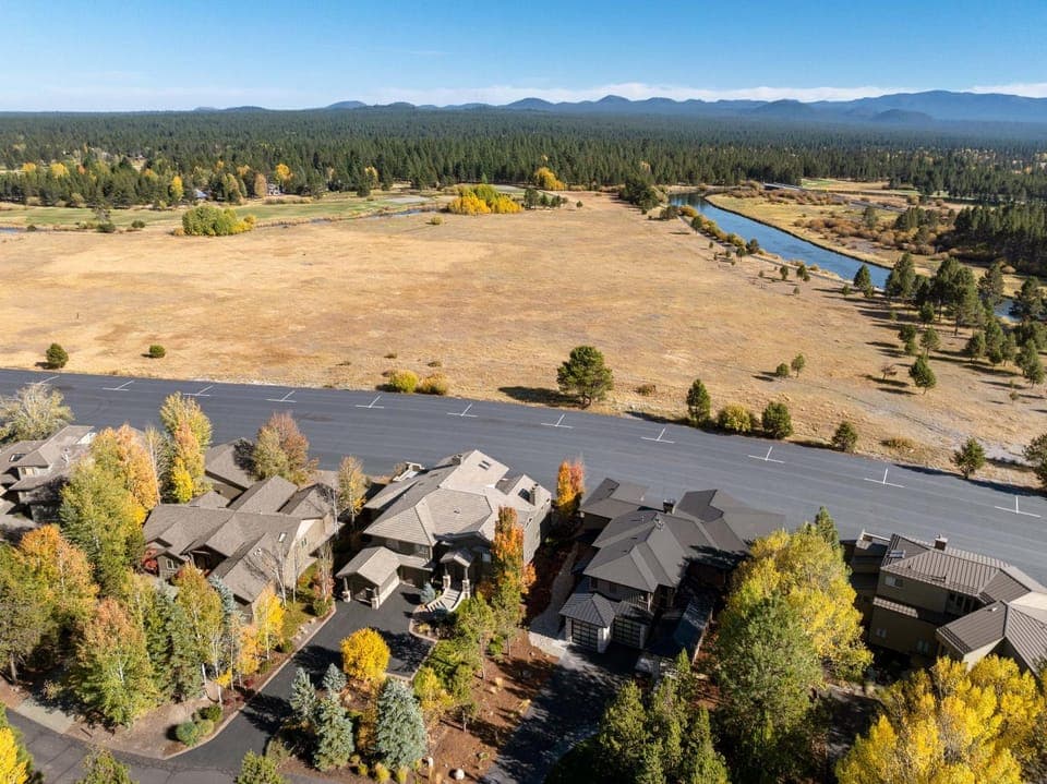 2 River Road House in Sunriver