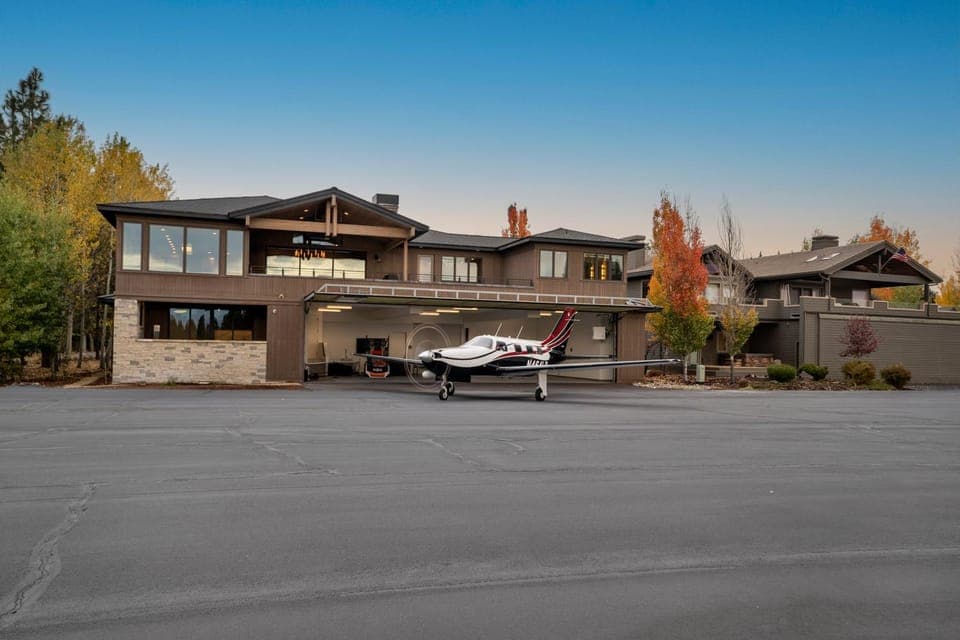 2 River Road House in Sunriver