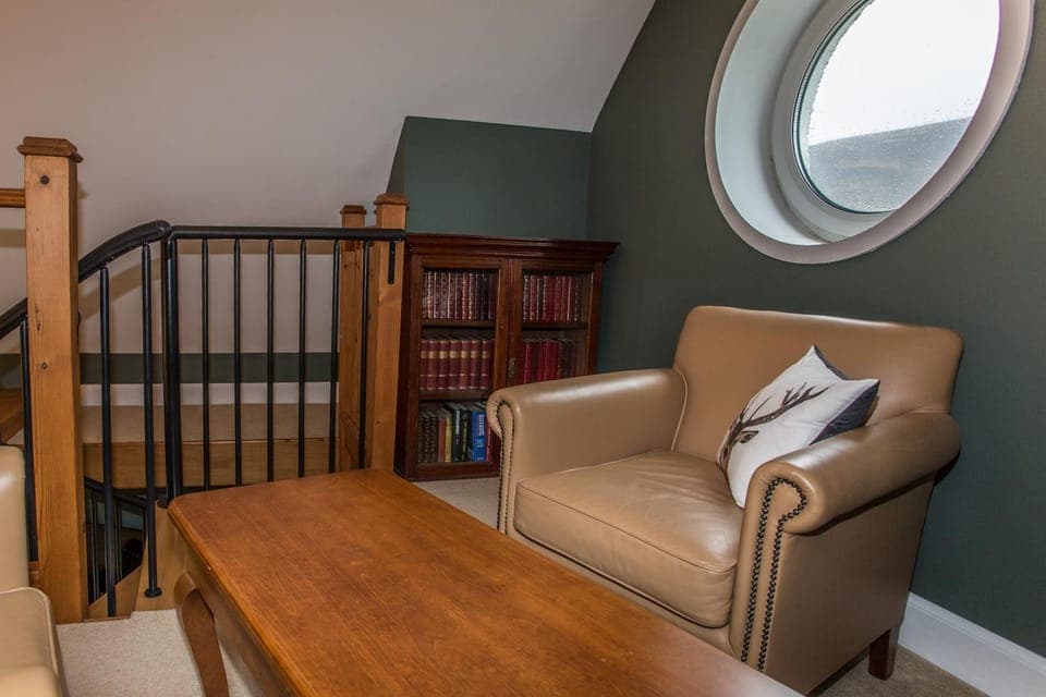 Library, Balcony/Terrace, Living room